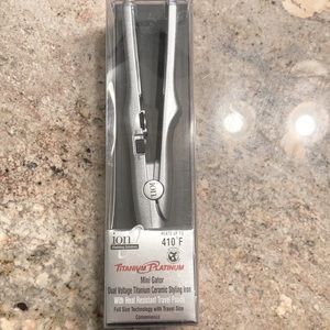 Titanium ceramic travel gator flat iron 1”